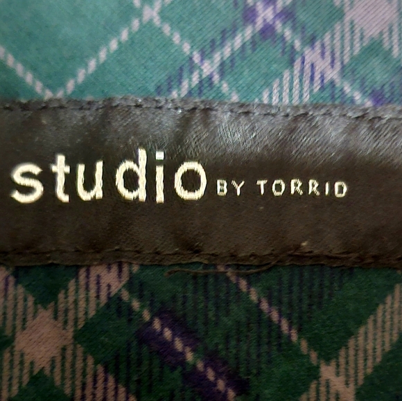 Torrid Plus Sz 6T Green Plaid Ponte Skinny Pants High Rise Pixie Pocket - Picture 9 of 10